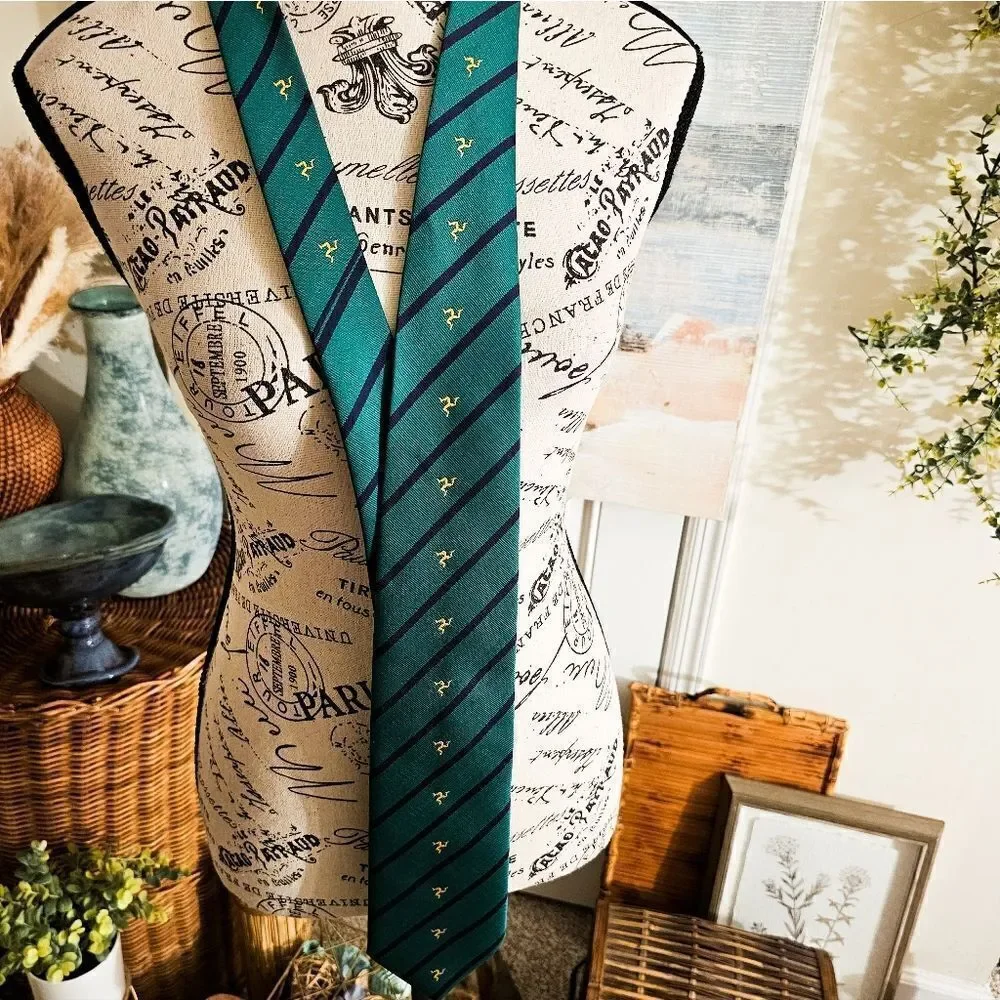 VTG Lloyd Attree & Smith Dapper Academia Style Tie.